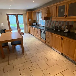 Holiday home Cosy 4 Bedroom House With Rear Garden Patio, Galway